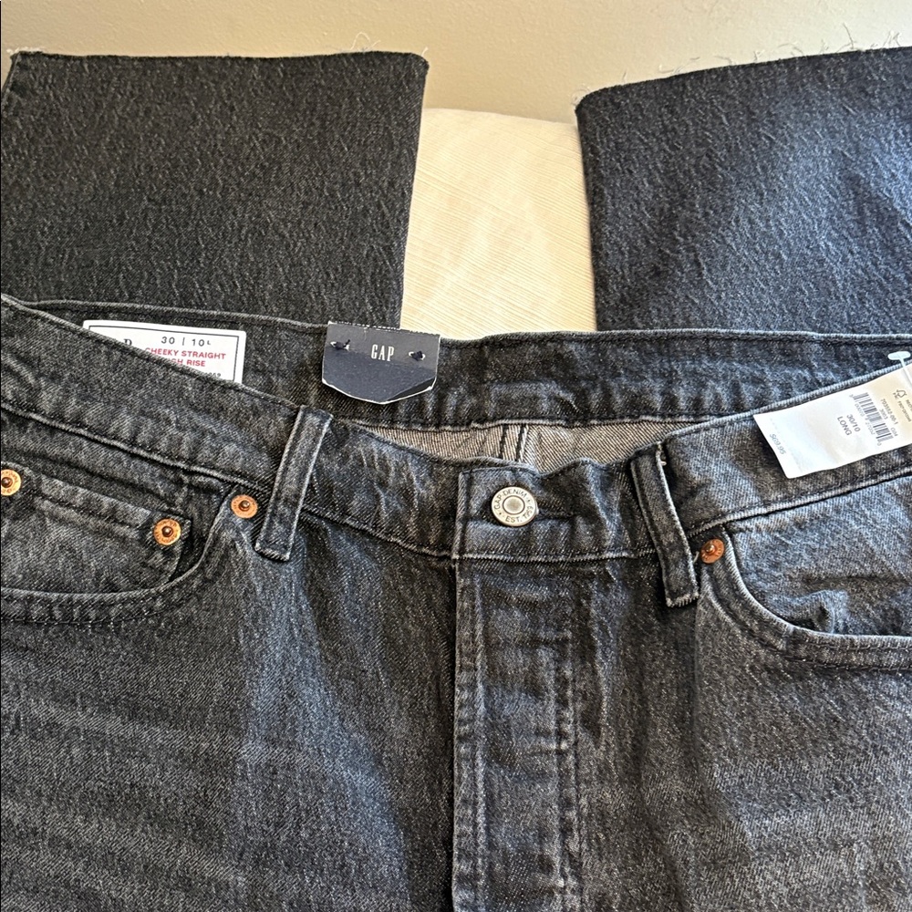 New GAP Cheeky Straight High Rise Size 30/10L washed black